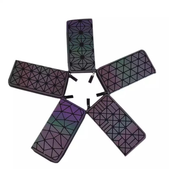 🔥😍 1 LEFT Light Reflective Wallets 😍🔥 - Picture 6 of 12
